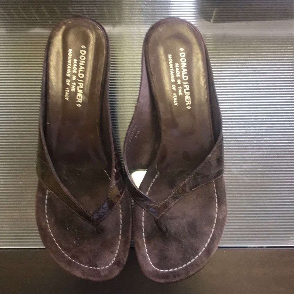 Almost brand new Donald Pliner